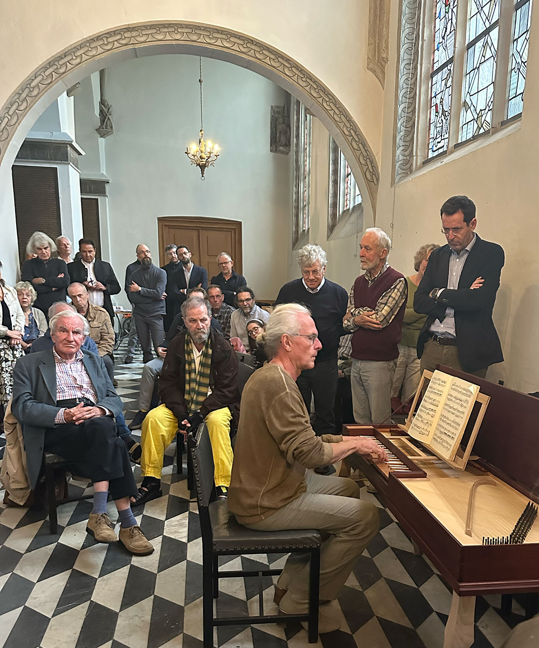 Sander Ruys bei der Instrumentenpräsentation